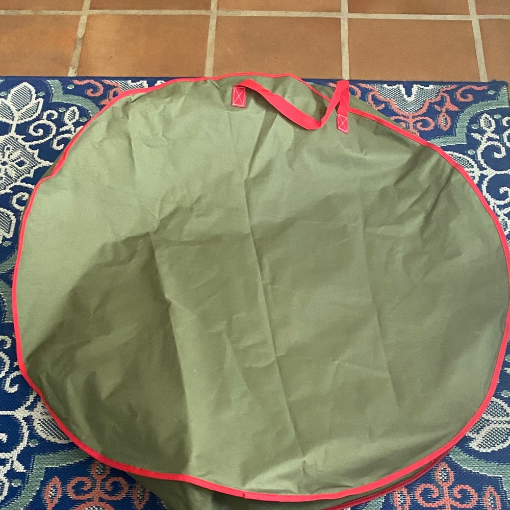 Christmas wreath storage bag: 35 inch diameter